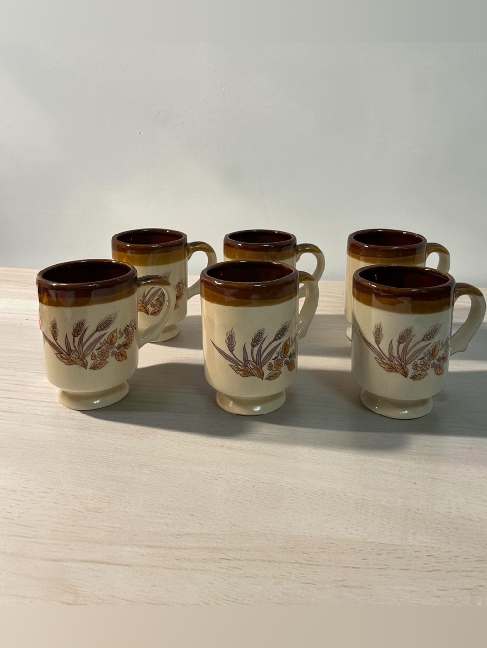 Vintage 1970s country wheat/flower coffee mugs